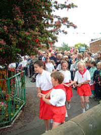 Children 'Bawming the Thorn'